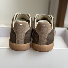 代购级MaisonMargiela MM6 马吉拉 26新色 情侣款 德训鞋 休闲 运动鞋原版购入开发 代购级MaisonMargiela MM6 马吉拉 26新色 情侣款 德训鞋 休闲 运动鞋原版购入开发