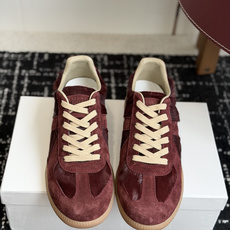 代购级MaisonMargiela MM6 马吉拉 26新色 情侣款 德训鞋 休闲 运动鞋原版购入开发 代购级MaisonMargiela MM6 马吉拉 26新色 情侣款 德训鞋 休闲 运动鞋原版购入开发
