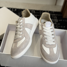 代购级MaisonMargiela MM6 马吉拉 26新色 情侣款 德训鞋 休闲 运动鞋原版购入开发 代购级MaisonMargiela MM6 马吉拉 26新色 情侣款 德训鞋 休闲 运动鞋原版购入开发