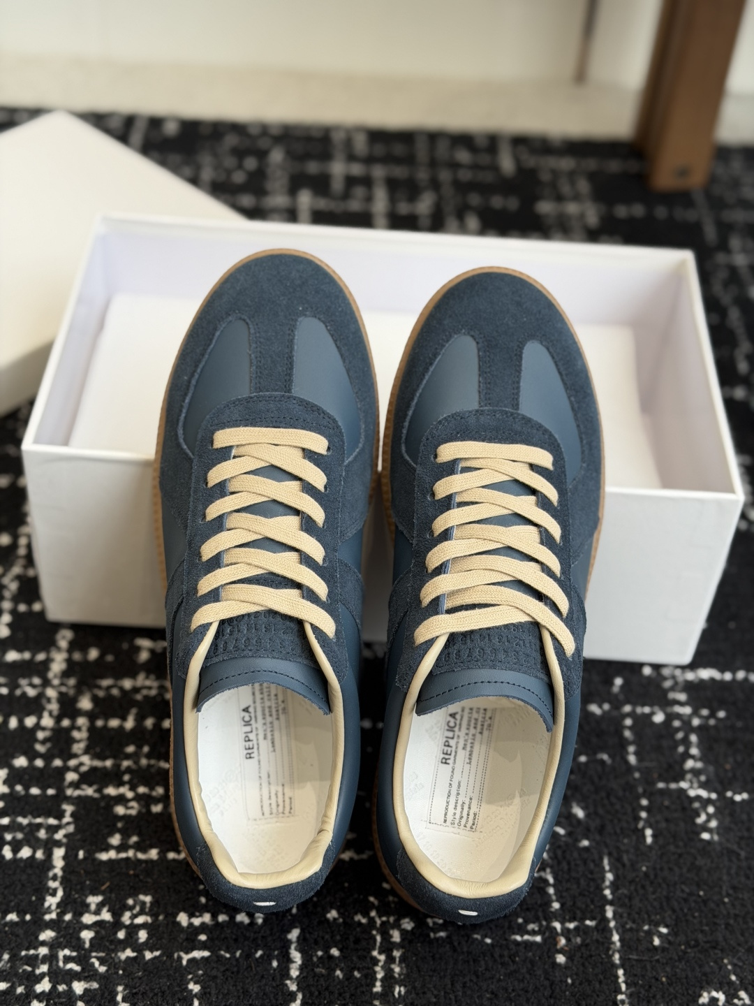 代购级MaisonMargiela MM6 马吉拉 26新色 情侣款  德训鞋 休闲 运动鞋原版购入开发