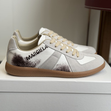 代购级MaisonMargiela MM6 马吉拉 26新色 情侣款 德训鞋 休闲 运动鞋原版购入开发 代购级MaisonMargiela MM6 马吉拉 26新色 情侣款 德训鞋 休闲 运动鞋原版购入开发