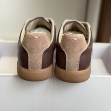 代购级MaisonMargiela MM6 马吉拉 26新色 情侣款 德训鞋 休闲 运动鞋原版购入开发 代购级MaisonMargiela MM6 马吉拉 26新色 情侣款 德训鞋 休闲 运动鞋原版购入开发