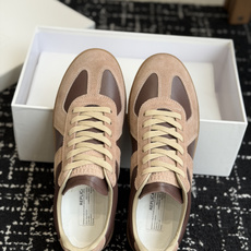 代购级MaisonMargiela MM6 马吉拉 26新色 情侣款 德训鞋 休闲 运动鞋原版购入开发 代购级MaisonMargiela MM6 马吉拉 26新色 情侣款 德训鞋 休闲 运动鞋原版购入开发