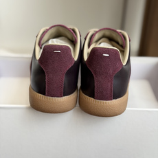 代购级MaisonMargiela MM6 马吉拉 26新色 情侣款 德训鞋 休闲 运动鞋原版购入开发 代购级MaisonMargiela MM6 马吉拉 26新色 情侣款 德训鞋 休闲 运动鞋原版购入开发
