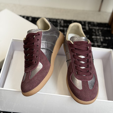 代购级MaisonMargiela MM6 马吉拉 26新色 情侣款 德训鞋 休闲 运动鞋原版购入开发 代购级MaisonMargiela MM6 马吉拉 26新色 情侣款 德训鞋 休闲 运动鞋原版购入开发