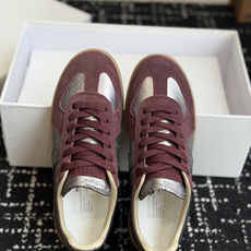 代购级MaisonMargiela MM6 马吉拉 26新色 情侣款 德训鞋 休闲 运动鞋原版购入开发 代购级MaisonMargiela MM6 马吉拉 26新色 情侣款 德训鞋 休闲 运动鞋原版购入开发