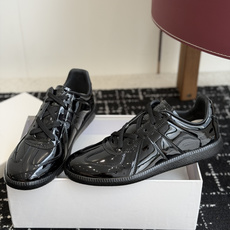 代购级MaisonMargiela MM6 马吉拉 26新色 情侣款 德训鞋 休闲 运动鞋原版购入开发 代购级MaisonMargiela MM6 马吉拉 26新色 情侣款 德训鞋 休闲 运动鞋原版购入开发