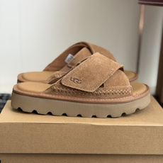 东莞代购级UGG 26ss 拖鞋 翻毛牛皮交叉鞋面,设计方便穿脱双层高密度泡棉鞋内底外包翻毛皮的耐磨中底 东莞代购级UGG 26ss 拖鞋 翻毛牛皮交叉鞋面,设计方便穿脱双层高密度泡棉鞋内底外包翻毛皮的耐磨中底