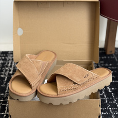 东莞代购级UGG 26ss 拖鞋 翻毛牛皮交叉鞋面,设计方便穿脱双层高密度泡棉鞋内底外包翻毛皮的耐磨中底 东莞代购级UGG 26ss 拖鞋 翻毛牛皮交叉鞋面,设计方便穿脱双层高密度泡棉鞋内底外包翻毛皮的耐磨中底