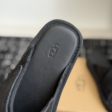 东莞代购级UGG 26ss 拖鞋 翻毛牛皮交叉鞋面,设计方便穿脱双层高密度泡棉鞋内底外包翻毛皮的耐磨中底 东莞代购级UGG 26ss 拖鞋 翻毛牛皮交叉鞋面,设计方便穿脱双层高密度泡棉鞋内底外包翻毛皮的耐磨中底