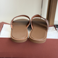 东莞代购级LPLoro Piana 顶级正品级高版早春季款 凉拖 购买原版1:1复制于1924年4月24 东莞代购级LPLoro Piana 顶级正品级高版早春季款 凉拖 购买原版1:1复制于1924年4月24