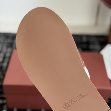 东莞代购级LPLoro Piana 顶级正品级高版早春季款 凉拖 购买原版1:1复制于1924年4月24 东莞代购级LPLoro Piana 顶级正品级高版早春季款 凉拖 购买原版1:1复制于1924年4月24