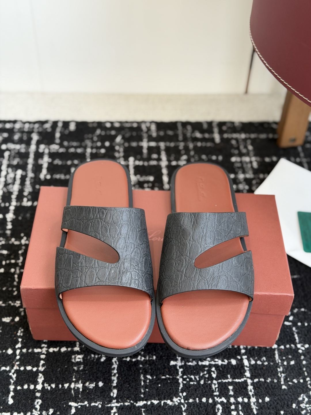 东莞代购级LPLoro Piana 顶级正品级高版早春季款 凉拖 购买原版1:1复制于1924年4月24