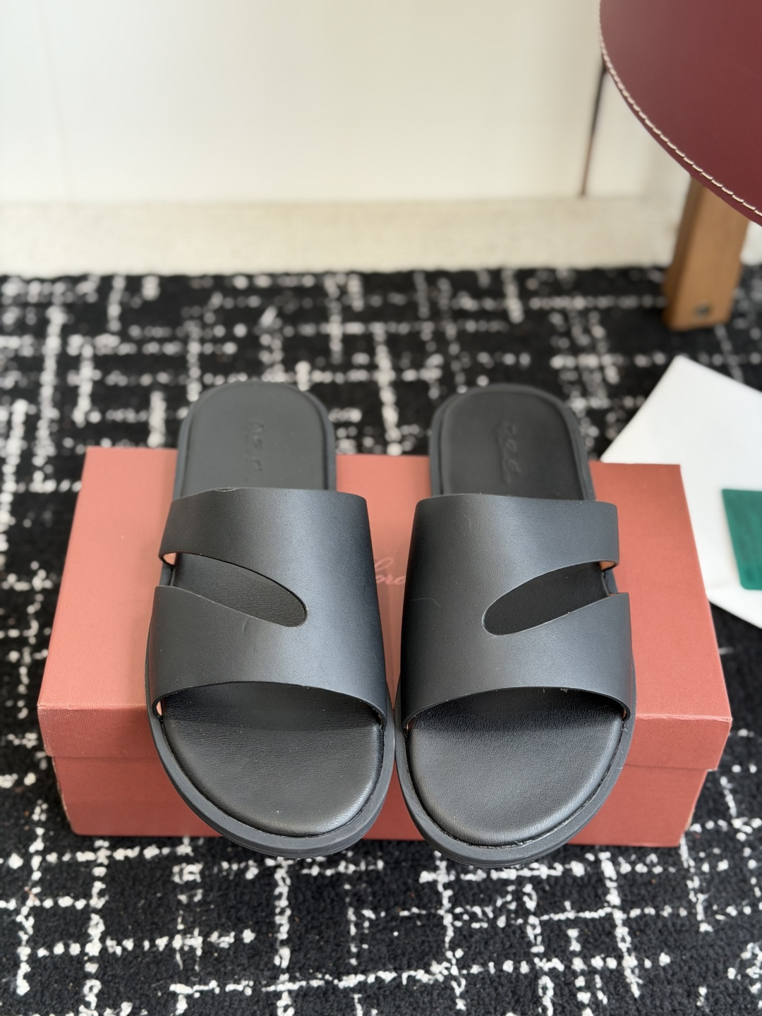 东莞代购级LPLoro Piana 顶级正品级高版早春季款 凉拖 购买原版1:1复制于1924年4月24