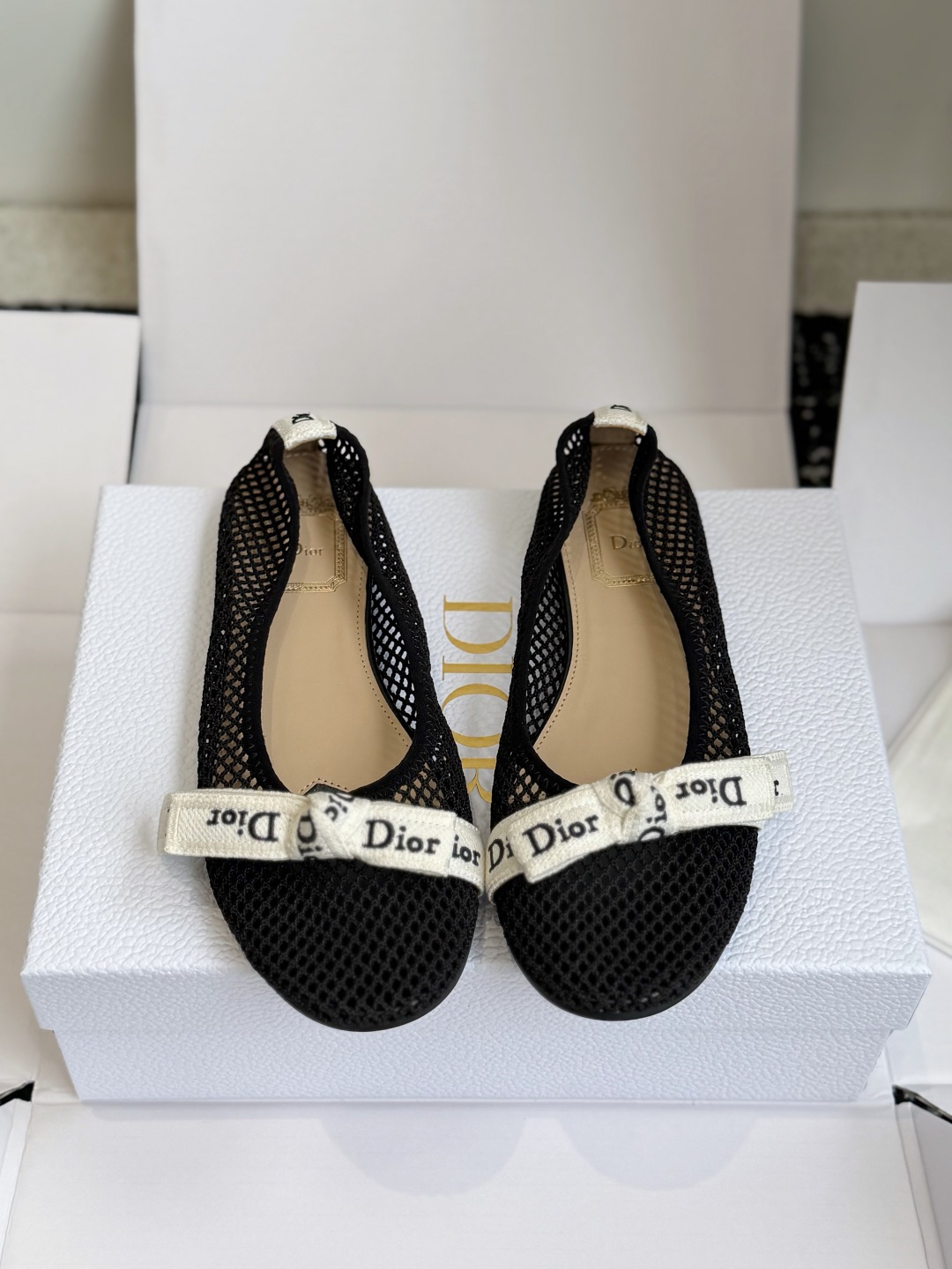 代购级Dior 迪奥2026一眼就想要夏季网面单鞋简单大方‘低调奢华！配上醒目的Chanristian 