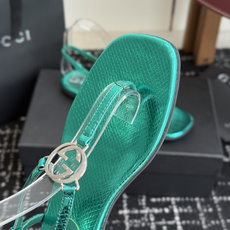东莞代购级Gucci26春夏新款,皮革双G互扣夹脚一字带凉鞋 国外专柜最新货源,羊皮加镜面,羊皮内里。高 东莞代购级Gucci26春夏新款,皮革双G互扣夹脚一字带凉鞋 国外专柜最新货源,羊皮加镜面,羊皮内里。高