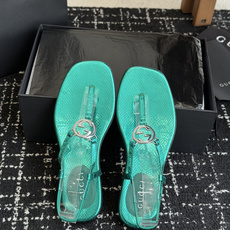东莞代购级Gucci26春夏新款,皮革双G互扣夹脚一字带凉鞋 国外专柜最新货源,羊皮加镜面,羊皮内里。高 东莞代购级Gucci26春夏新款,皮革双G互扣夹脚一字带凉鞋 国外专柜最新货源,羊皮加镜面,羊皮内里。高