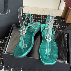 东莞代购级Gucci26春夏新款,皮革双G互扣夹脚一字带凉鞋 国外专柜最新货源,羊皮加镜面,羊皮内里。高 东莞代购级Gucci26春夏新款,皮革双G互扣夹脚一字带凉鞋 国外专柜最新货源,羊皮加镜面,羊皮内里。高