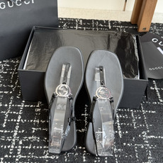 东莞代购级Gucci26春夏新款,皮革双G互扣夹脚一字带凉鞋 国外专柜最新货源,羊皮加镜面,羊皮内里。高 东莞代购级Gucci26春夏新款,皮革双G互扣夹脚一字带凉鞋 国外专柜最新货源,羊皮加镜面,羊皮内里。高
