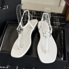东莞代购级Gucci26春夏新款,皮革双G互扣夹脚一字带凉鞋 国外专柜最新货源,羊皮加镜面,羊皮内里。高 东莞代购级Gucci26春夏新款,皮革双G互扣夹脚一字带凉鞋 国外专柜最新货源,羊皮加镜面,羊皮内里。高