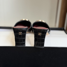 代购级Chanel26ss夏季新款方头漆皮凉鞋自带复古活力感的方头漆皮凉鞋,利落的方头剪裁搭配亮面漆皮鞋 代购级Chanel26ss夏季新款方头漆皮凉鞋自带复古活力感的方头漆皮凉鞋,利落的方头剪裁搭配亮面漆皮鞋