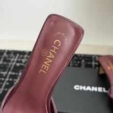 代购级Chanel26ss夏季新款方头漆皮凉鞋自带复古活力感的方头漆皮凉鞋,利落的方头剪裁搭配亮面漆皮鞋 代购级Chanel26ss夏季新款方头漆皮凉鞋自带复古活力感的方头漆皮凉鞋,利落的方头剪裁搭配亮面漆皮鞋