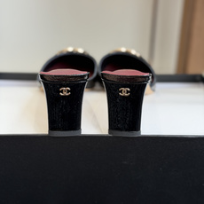 代购级Chanel26ss夏季新款方头漆皮凉鞋自带复古活力感的方头漆皮凉鞋,利落的方头剪裁搭配亮面漆皮鞋 代购级Chanel26ss夏季新款方头漆皮凉鞋自带复古活力感的方头漆皮凉鞋,利落的方头剪裁搭配亮面漆皮鞋