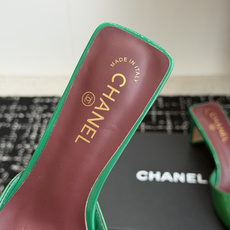 代购级Chanel26ss夏季新款方头漆皮凉鞋自带复古活力感的方头漆皮凉鞋,利落的方头剪裁搭配亮面漆皮鞋 代购级Chanel26ss夏季新款方头漆皮凉鞋自带复古活力感的方头漆皮凉鞋,利落的方头剪裁搭配亮面漆皮鞋