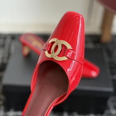 代购级Chanel26ss夏季新款方头漆皮凉鞋自带复古活力感的方头漆皮凉鞋,利落的方头剪裁搭配亮面漆皮鞋 代购级Chanel26ss夏季新款方头漆皮凉鞋自带复古活力感的方头漆皮凉鞋,利落的方头剪裁搭配亮面漆皮鞋