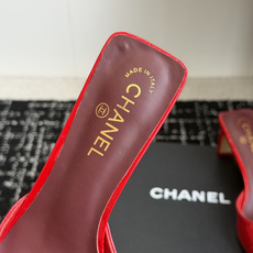 代购级Chanel26ss夏季新款方头漆皮凉鞋自带复古活力感的方头漆皮凉鞋,利落的方头剪裁搭配亮面漆皮鞋 代购级Chanel26ss夏季新款方头漆皮凉鞋自带复古活力感的方头漆皮凉鞋,利落的方头剪裁搭配亮面漆皮鞋