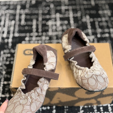 东莞代购级COACH 蔻驰经典玛丽珍休闲款这款是COACH推出的Soft Sneaker经典德训风,属于 东莞代购级COACH 蔻驰经典玛丽珍休闲款这款是COACH推出的Soft Sneaker经典德训风,属于