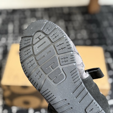 东莞代购级COACH 蔻驰经典玛丽珍休闲款这款是COACH推出的Soft Sneaker经典德训风,属于 东莞代购级COACH 蔻驰经典玛丽珍休闲款这款是COACH推出的Soft Sneaker经典德训风,属于