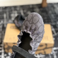 东莞代购级COACH 蔻驰经典玛丽珍休闲款这款是COACH推出的Soft Sneaker经典德训风,属于 东莞代购级COACH 蔻驰经典玛丽珍休闲款这款是COACH推出的Soft Sneaker经典德训风,属于
