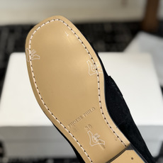 代购级PHOEBE PHILO 25ss独家发售 方头 单鞋整体羊反绒 的质感简直不要太爱!不同于漆皮的 代购级PHOEBE PHILO 25ss独家发售 方头 单鞋整体羊反绒 的质感简直不要太爱!不同于漆皮的
