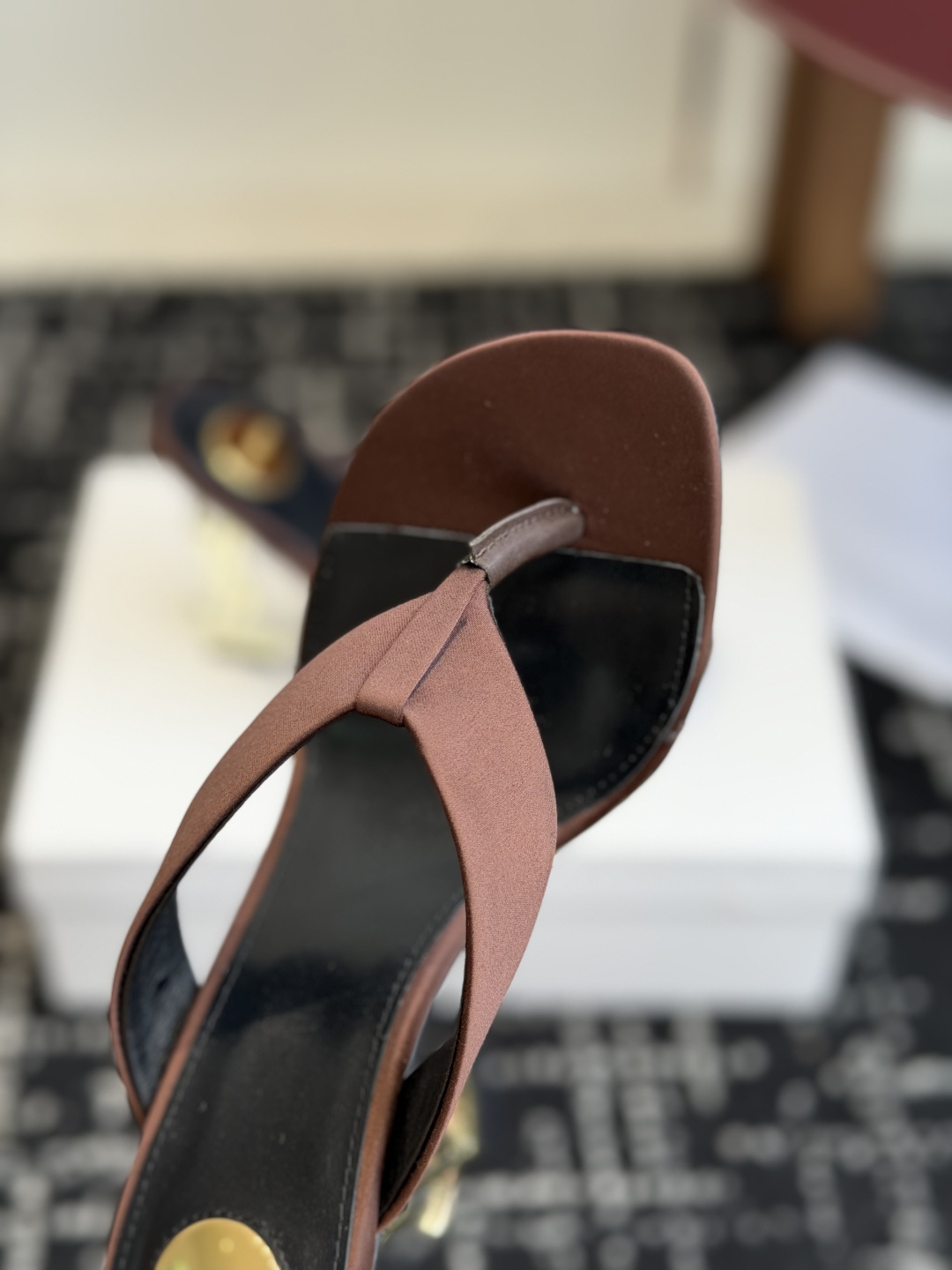 代购级Saint Laurent / YSL圣罗兰金属字母logo高跟凉鞋YSL姐姐的美丽尤物高跟鞋 又