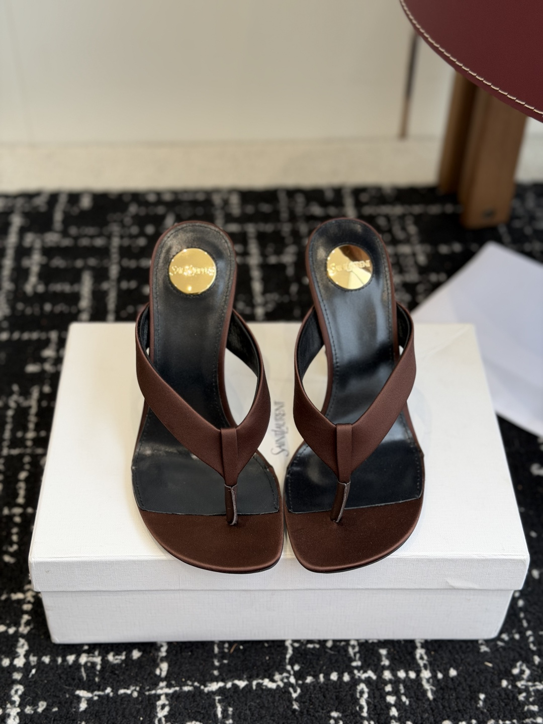 代购级Saint Laurent / YSL圣罗兰金属字母logo高跟凉鞋YSL姐姐的美丽尤物高跟鞋 又