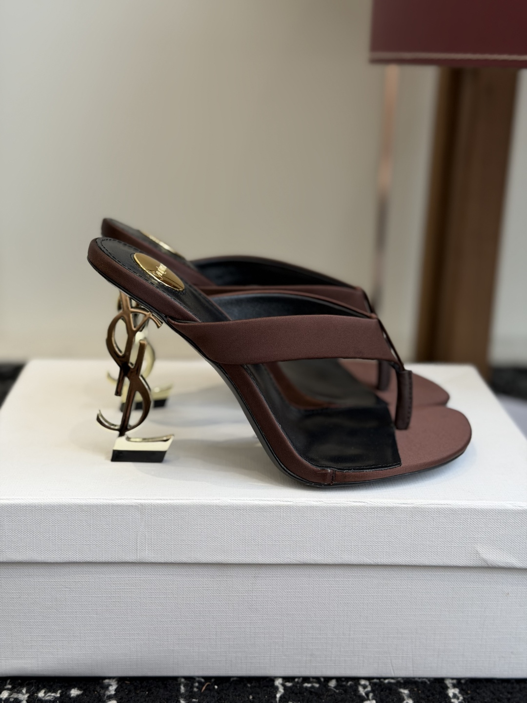 代购级Saint Laurent / YSL圣罗兰金属字母logo高跟凉鞋YSL姐姐的美丽尤物高跟鞋 又