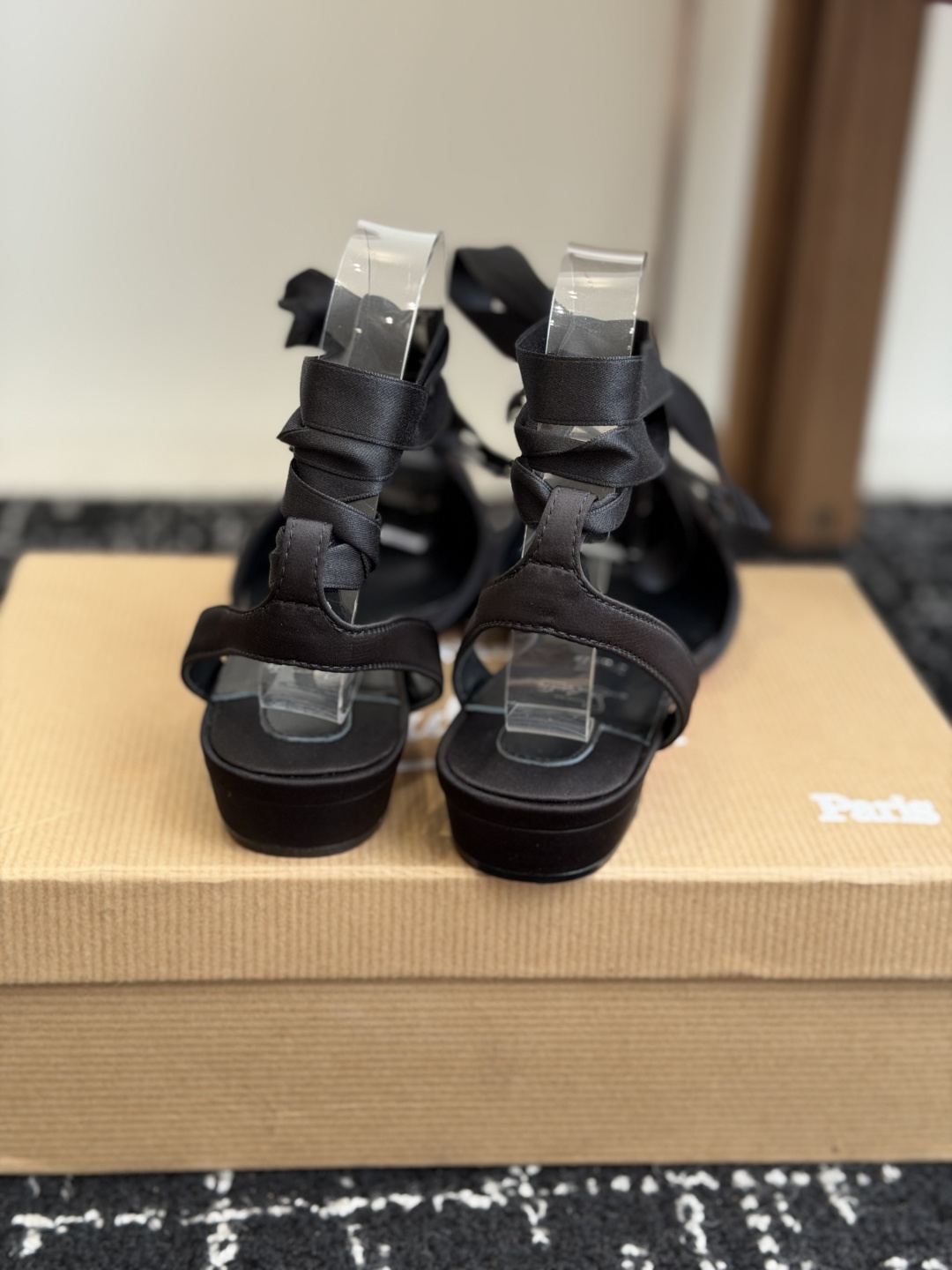 代购级Christian Louboutin 春夏新款时装走秀芭蕾蝴蝶结高跟单鞋 CL红底永远的YYDS