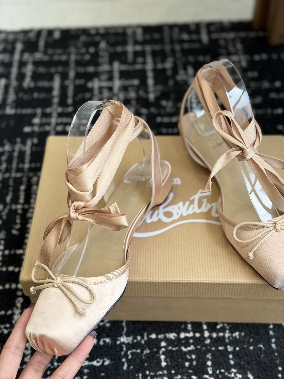 代购级Christian Louboutin 春夏新款时装走秀芭蕾蝴蝶结高跟单鞋 CL红底永远的YYDS