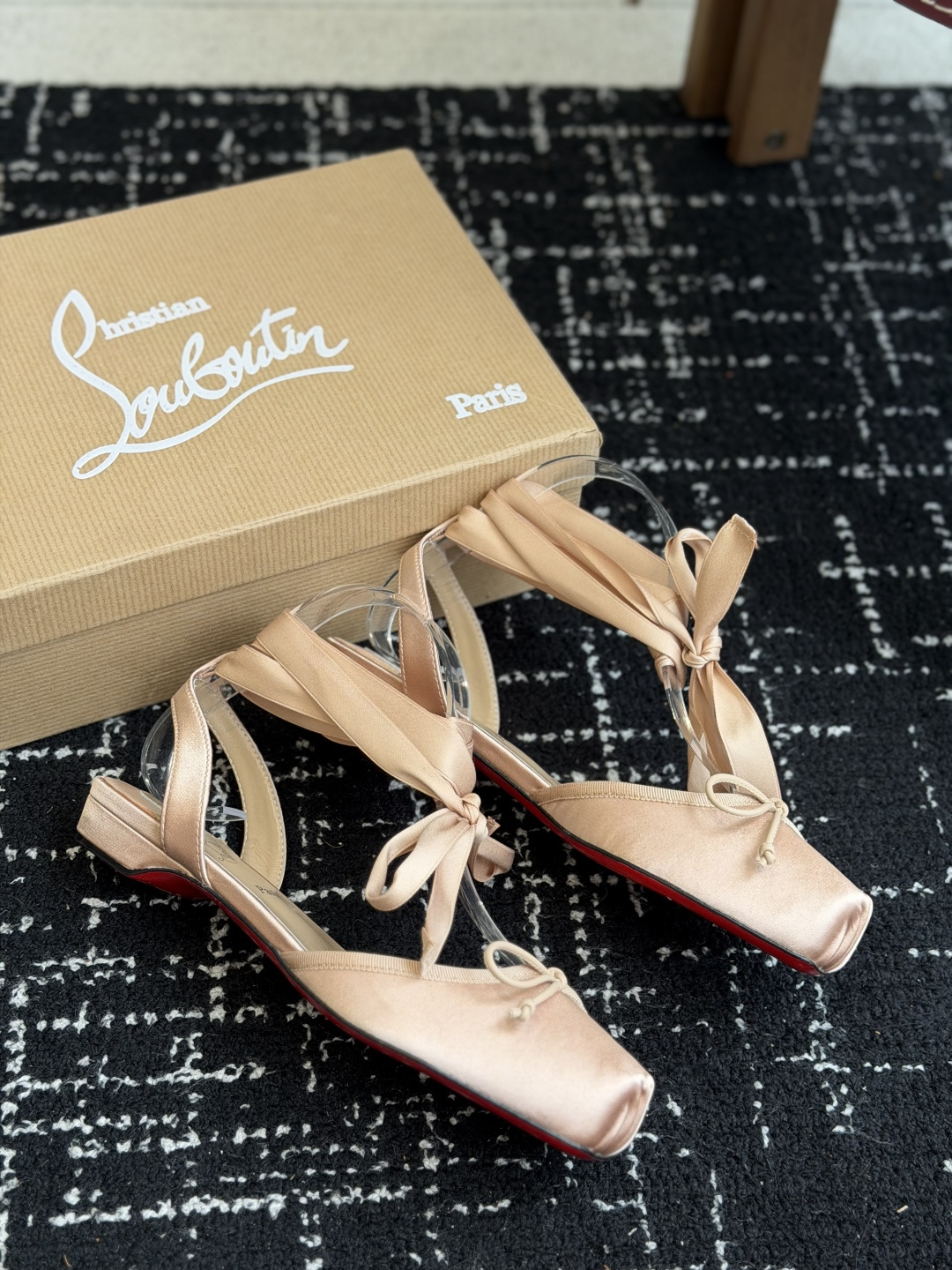 代购级Christian Louboutin 春夏新款时装走秀芭蕾蝴蝶结高跟单鞋 CL红底永远的YYDS