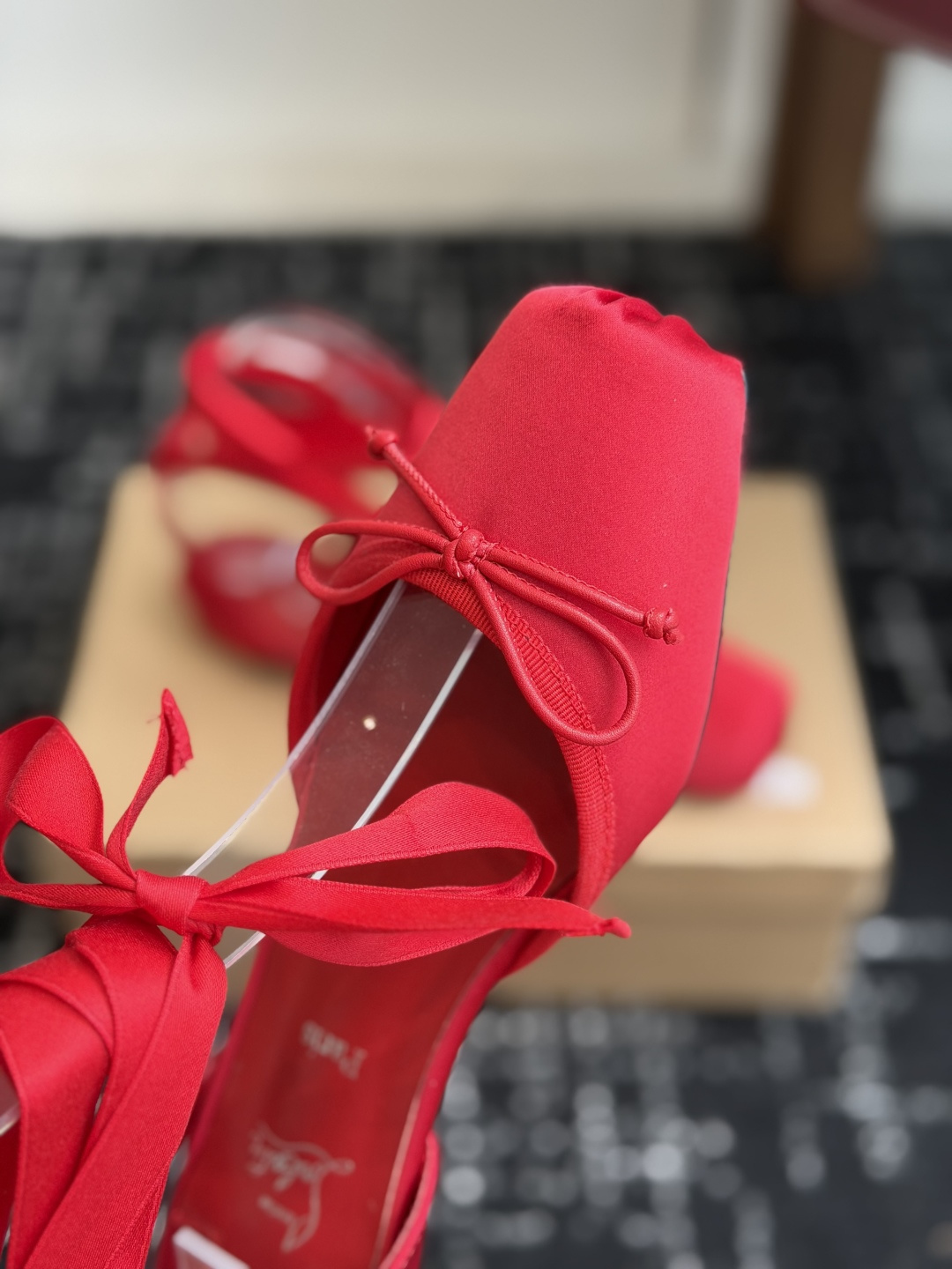 代购级Christian Louboutin 春夏新款时装走秀芭蕾蝴蝶结高跟单鞋 CL红底永远的YYDS