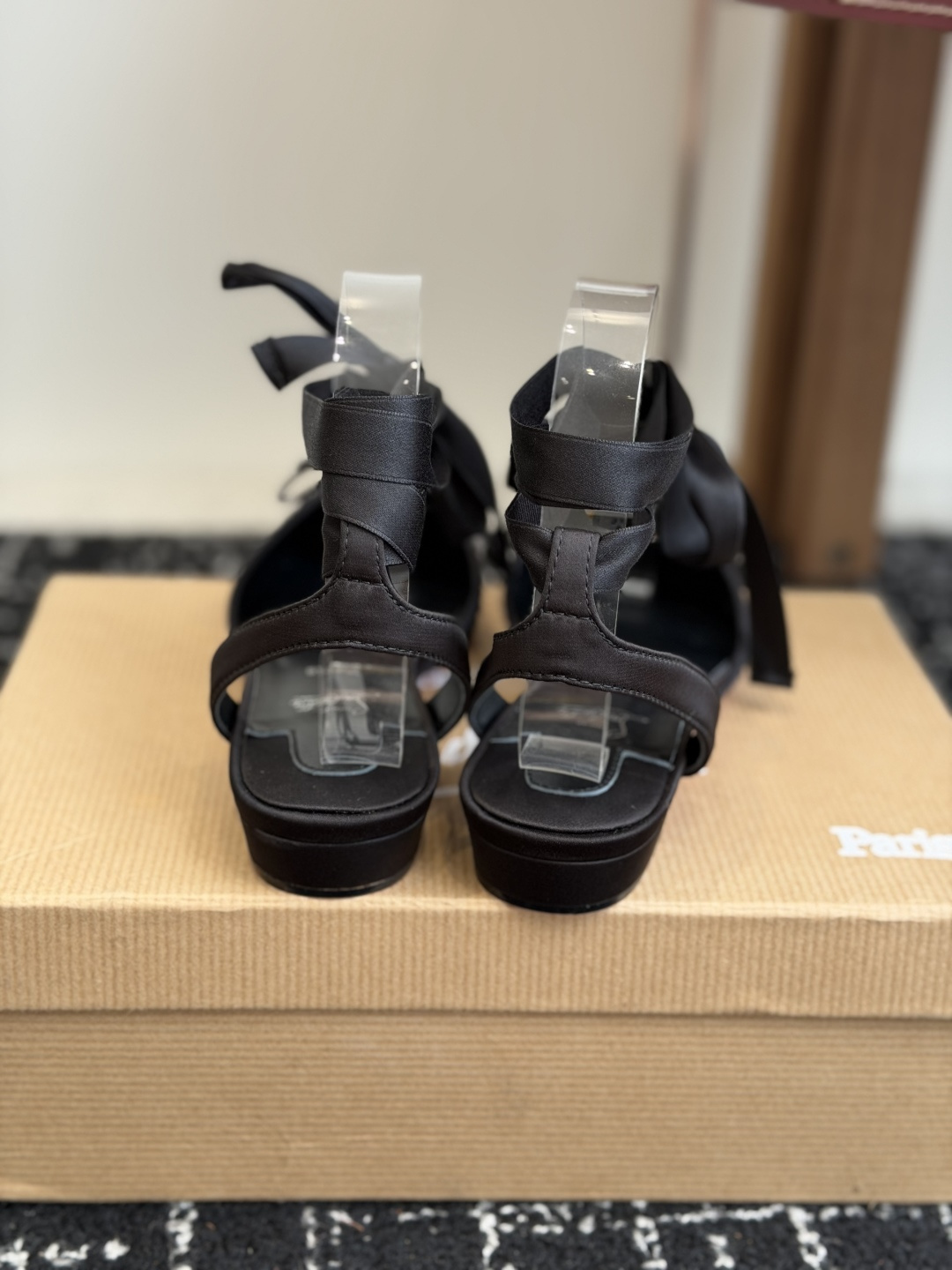 代购级Christian Louboutin 春夏新款时装走秀芭蕾蝴蝶结高跟单鞋 CL红底永远的YYDS