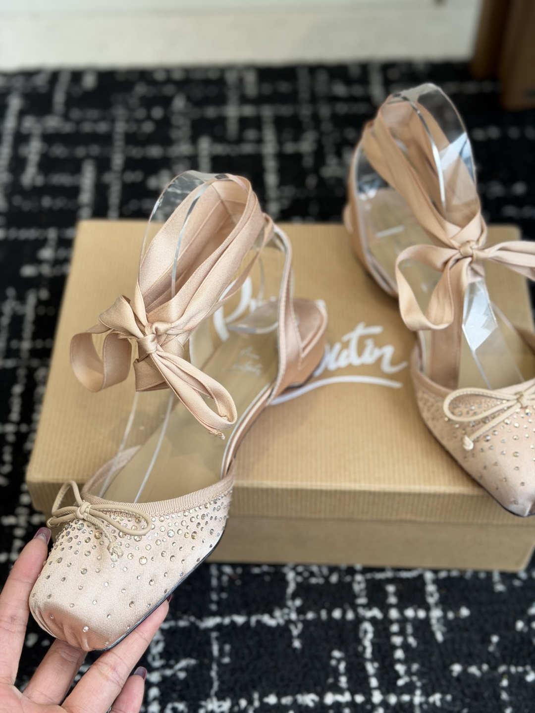 代购级Christian Louboutin 春夏新款时装走秀芭蕾蝴蝶结高跟单鞋 CL红底永远的YYDS