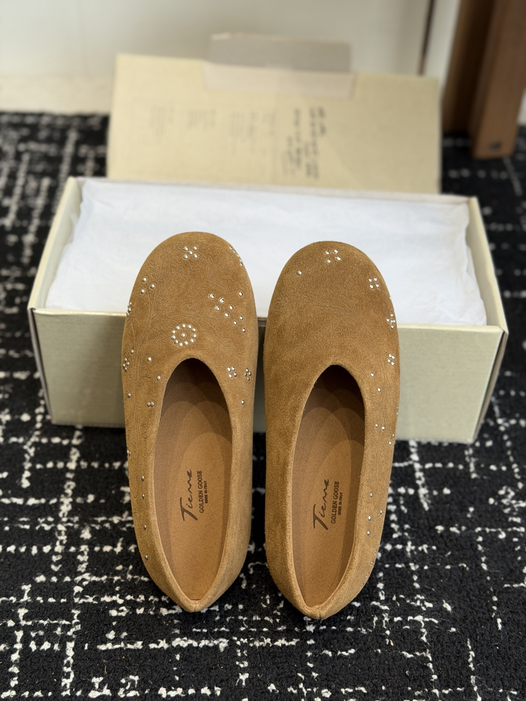 代购级𝐆𝐨𝐥𝐝𝐞𝐧𝐆𝐨𝐨𝐬𝐞新品｜懒人一脚蹬小船鞋GGDB全新Tierra 系列灵感源自威尼斯贡多拉拖鞋