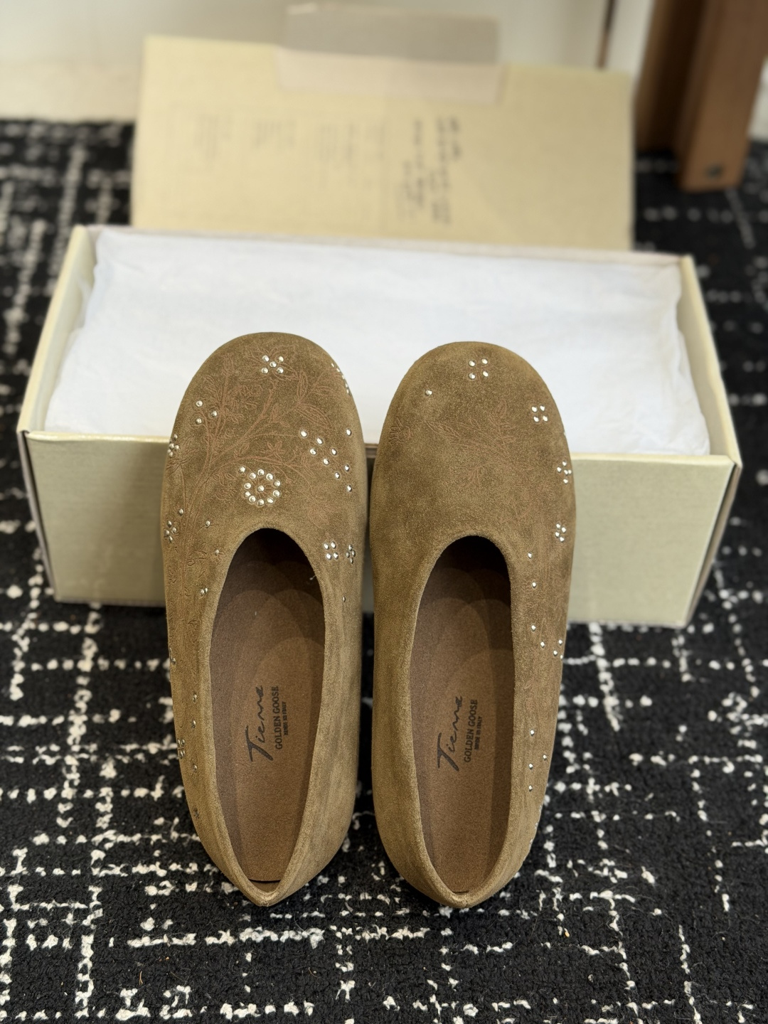 代购级𝐆𝐨𝐥𝐝𝐞𝐧𝐆𝐨𝐨𝐬𝐞新品｜懒人一脚蹬小船鞋GGDB全新Tierra 系列灵感源自威尼斯贡多拉拖鞋