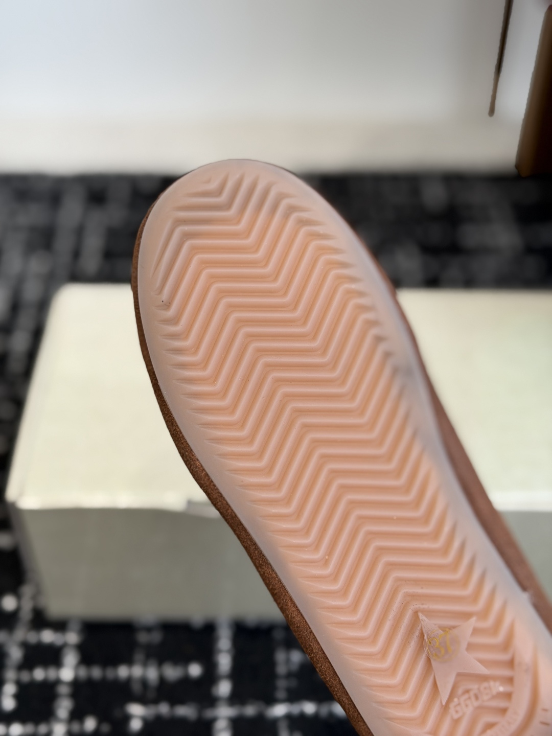 代购级𝐆𝐨𝐥𝐝𝐞𝐧𝐆𝐨𝐨𝐬𝐞新品｜懒人一脚蹬小船鞋GGDB全新Tierra 系列灵感源自威尼斯贡多拉拖鞋