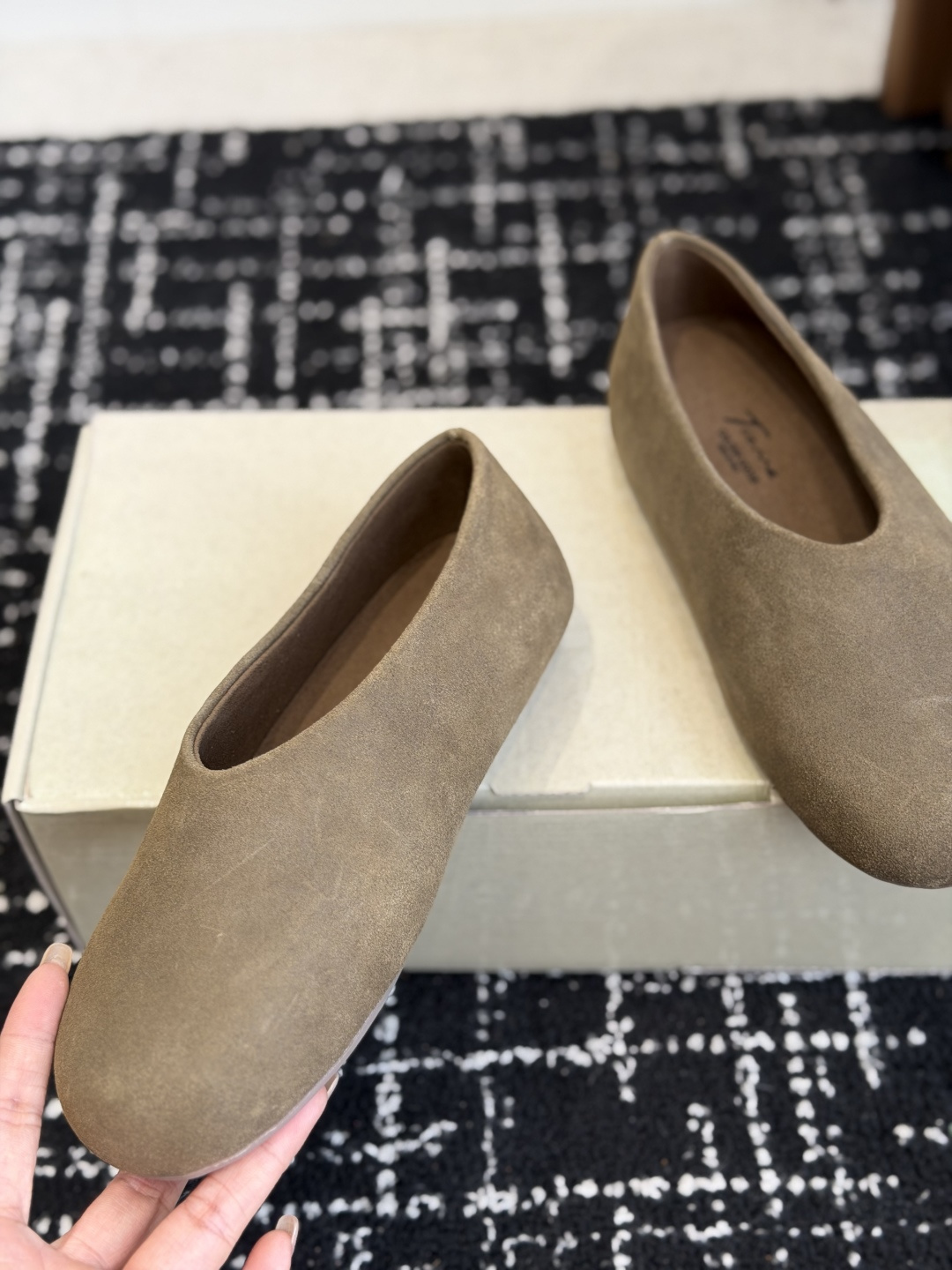 代购级𝐆𝐨𝐥𝐝𝐞𝐧𝐆𝐨𝐨𝐬𝐞新品｜懒人一脚蹬小船鞋GGDB全新Tierra 系列灵感源自威尼斯贡多拉拖鞋