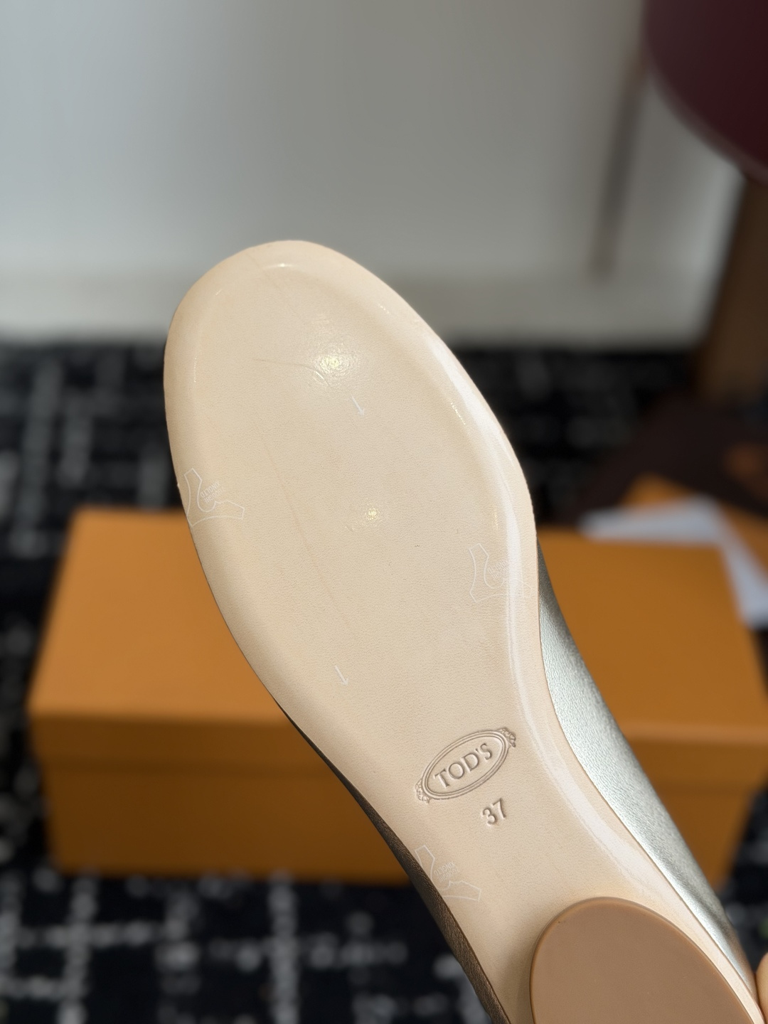 东莞代购级TODS26ss夏季新款圆头蝴蝶结平底芭蕾单鞋自带温柔松弛法式氛围感的圆头蝴蝶结平底芭蕾单鞋，