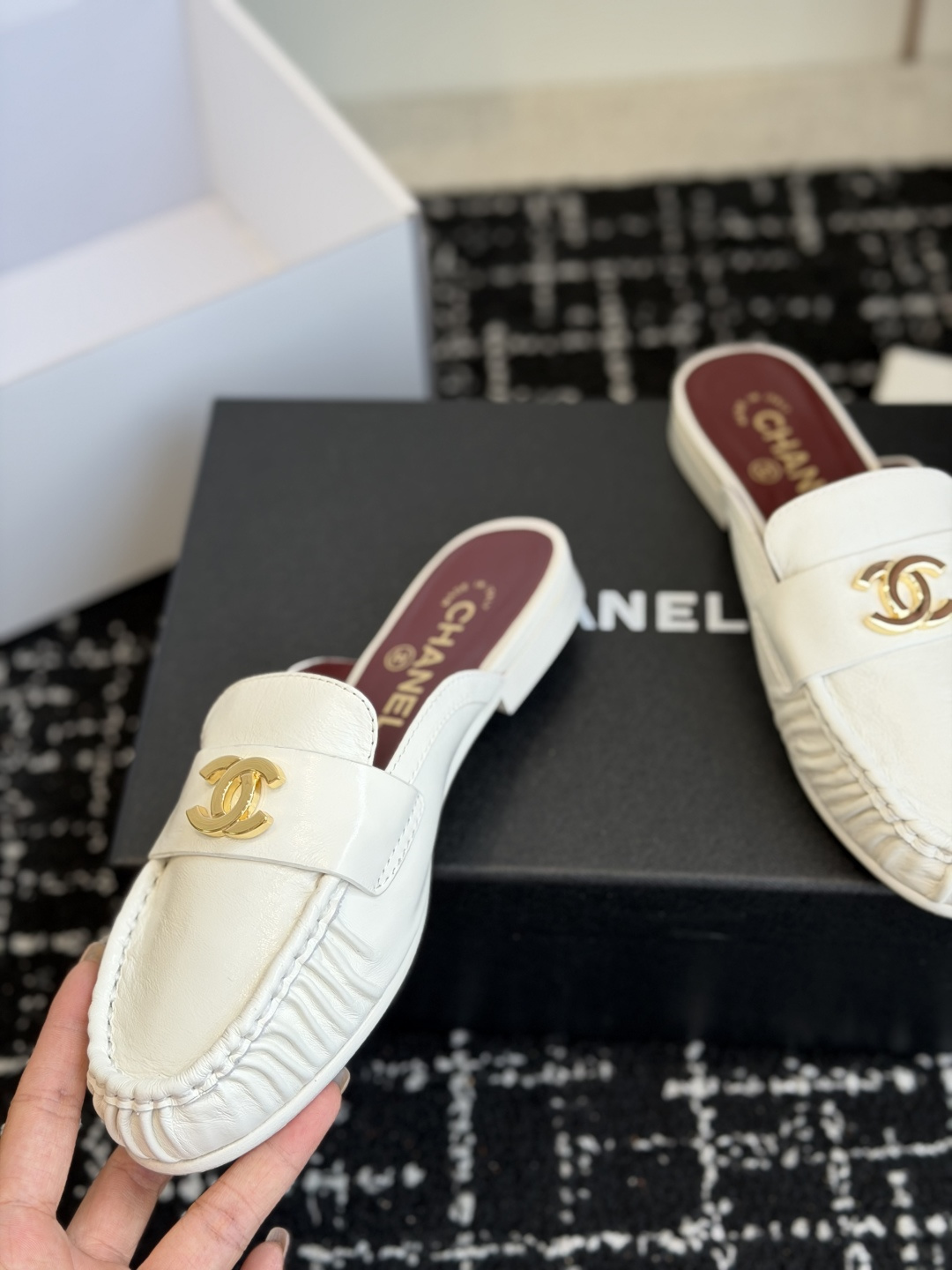 代购级Chanel 26ss 小香 新款 半拖 凉鞋鞋春夏香家必备爆款女神系列，拥有香家特色优雅名媛气质