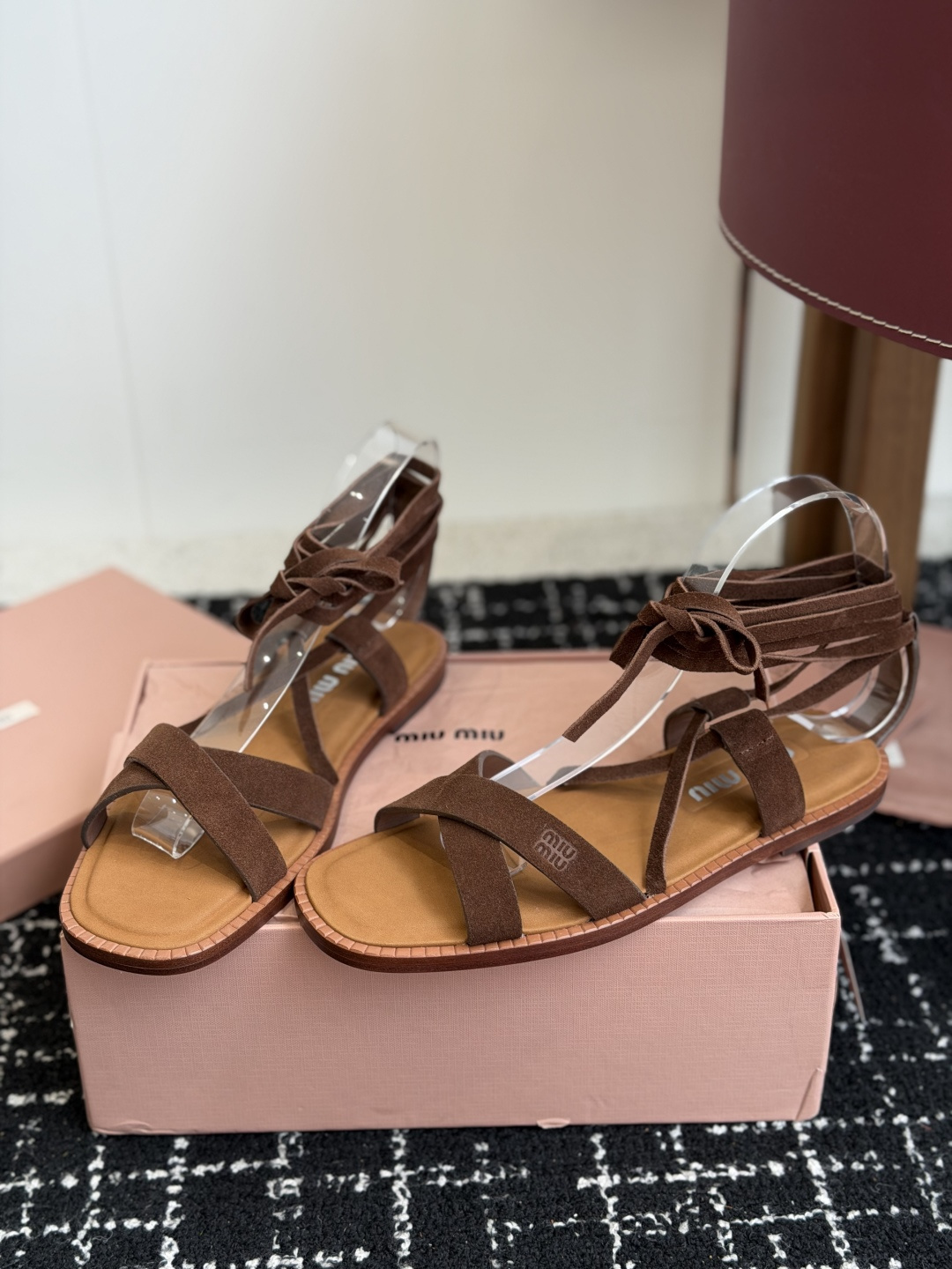 代购级MiuMiu缪缪 26ss仙女简约风平底凉鞋 夏季百搭款舒适又好穿，上脚显白 怎么穿都好看，今夏时